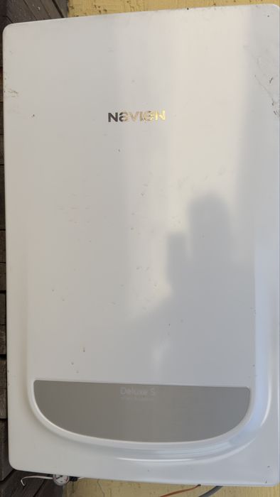 Продаю 2х контурный (160) газовый котел Navien