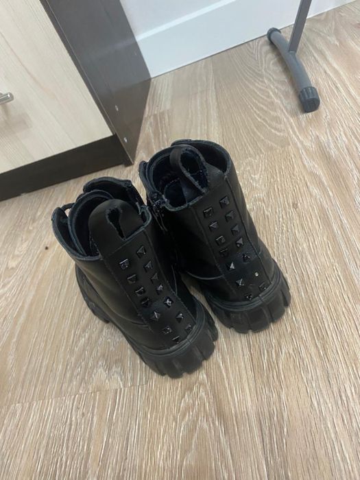 Продам осенюю обувь