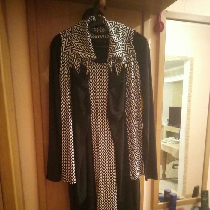 Продам платье с накидкой