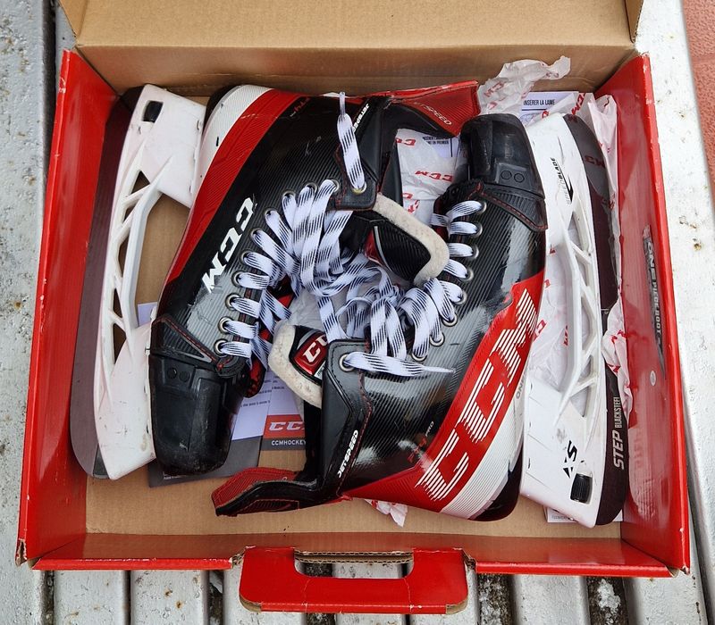 Кънки за лед CCM JETSPEED FT4 Pro, Blacksteel, No. 45