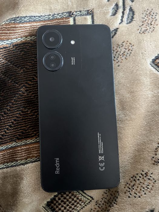 Продается телефон Редми 13