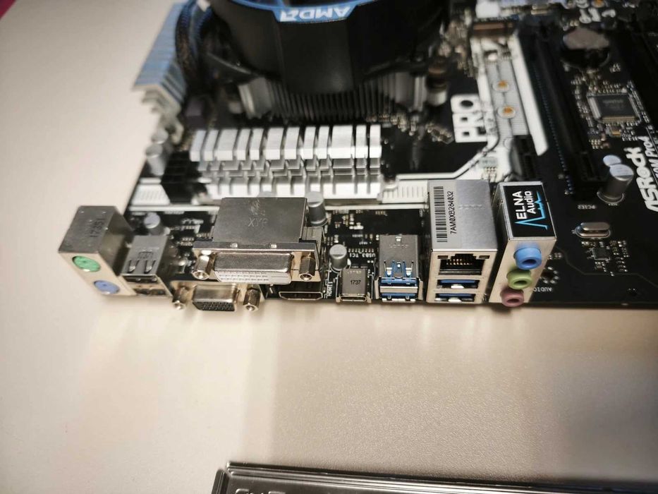 Asrock AB350 PRO4 / AM4 + Ryzen 3600 6-Core 3.6 GHz + 32GB DDR4 рам