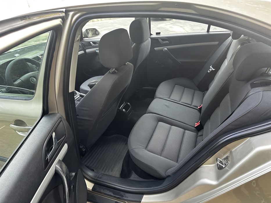 Skoda Octavia 2006 benzina 1/6 MPI !