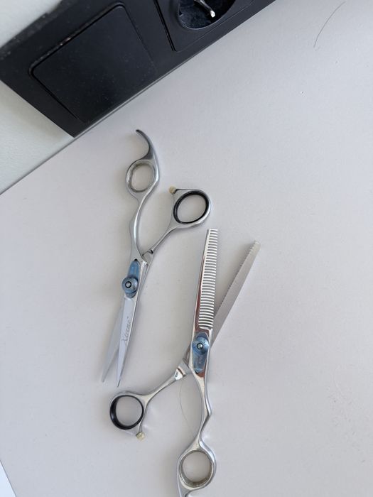 Продаётся парикмахерские ножницы