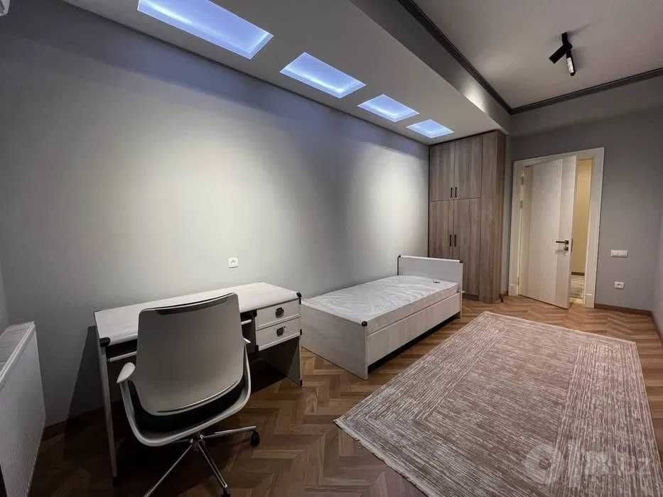 131м² 4 комнаты  Евроремонт, парк"Бобур" | ул. Шота Руставелли, ЦЕНТР