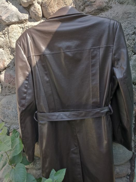 Плащ его, но шляпы нет