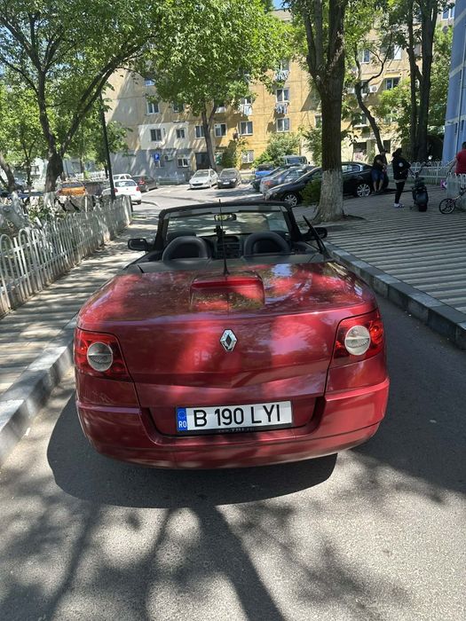 Renault Megane anul 2007 Cabriolet  – decapotabilă
	•	An fabricație: 2007