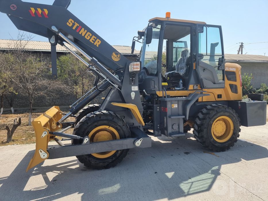 Buldozer pogruzchik katok ekskavator Kara