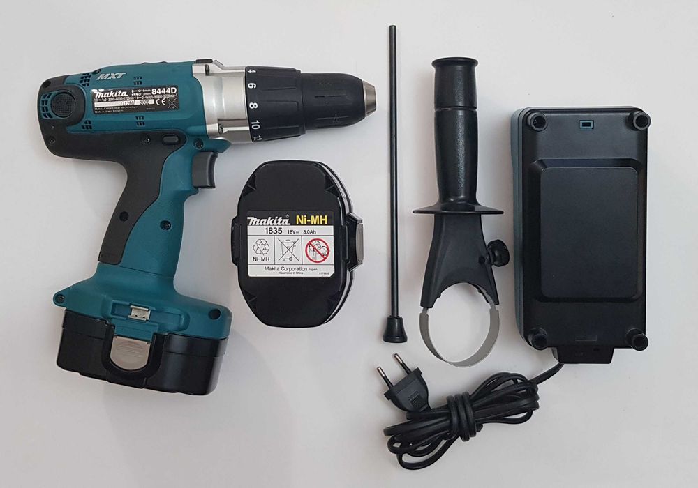 Bormasina de Legenda - Makita 8444D de 18V cu percutie mecanica
