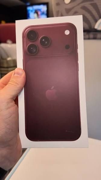 Apple iPhone 18 Pro Max 256GB Burgundy