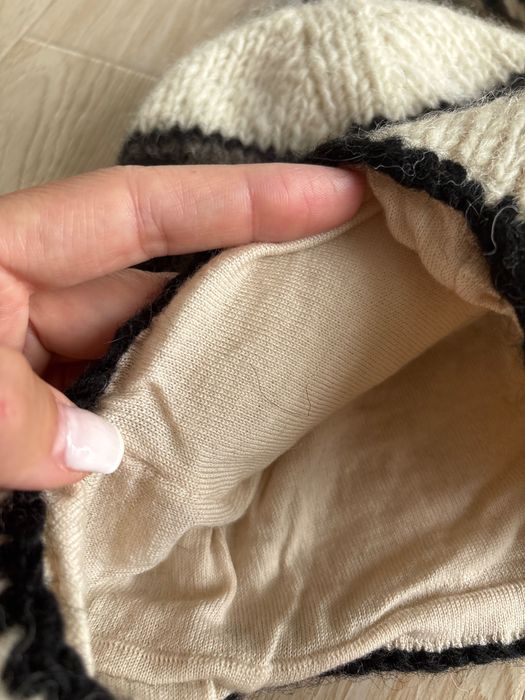 Vând căciuli pentru copii, din lana