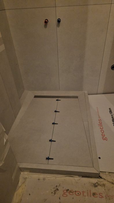 Работаю по кафель и керамогранит