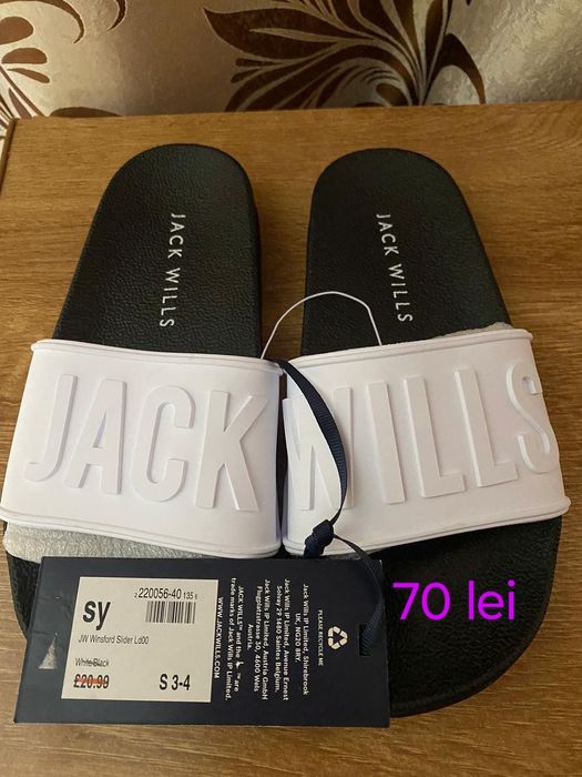 Adidași și papuci barbatesti