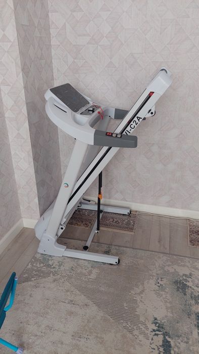 Беговая дорожка IVI-C2A Midnight Sun.