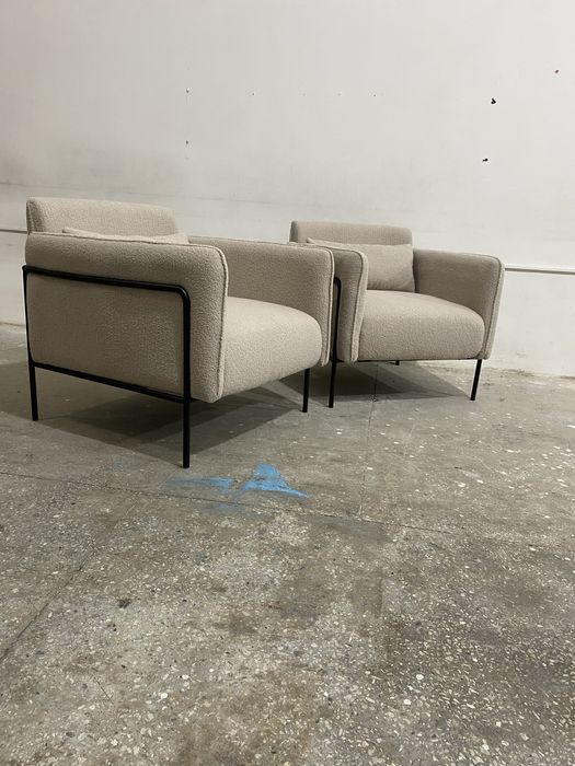 Кресло мягкие удобные из металлического каркаса