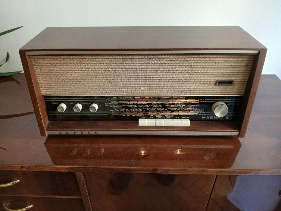 Radio cu lămpi Kapsch Magnat II,1966.