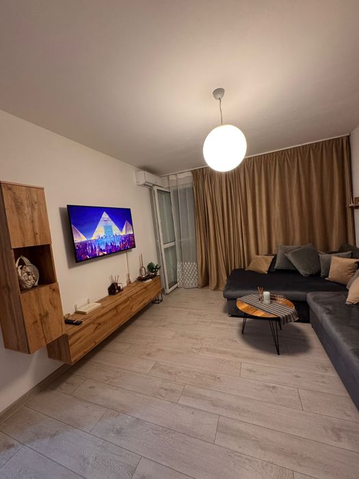 Proprietar vand apartament 2 camere cu loc de parcare inclus, Strada Ghimpati, Sector 4. Langa Piata Progresu