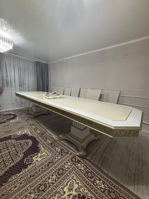 Стол с стульями.Срочно продам.