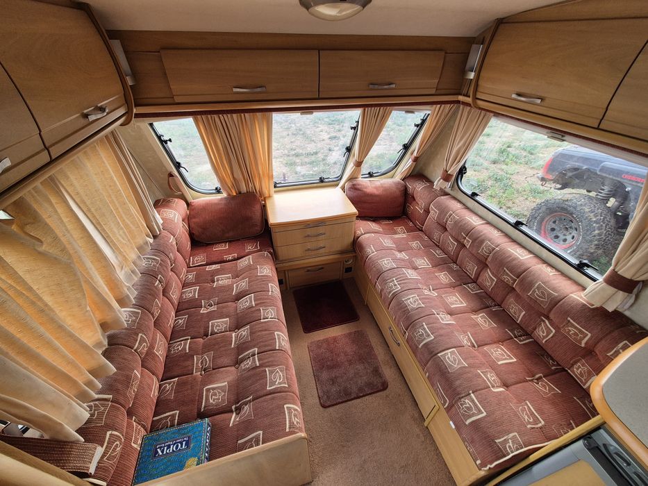 Rulota Swift Carisma 2006 4/5 locuri