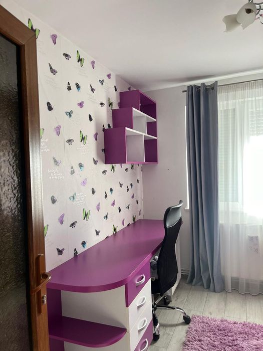 Inchiriez apartament cu 3 camere, mobilat și utilat .