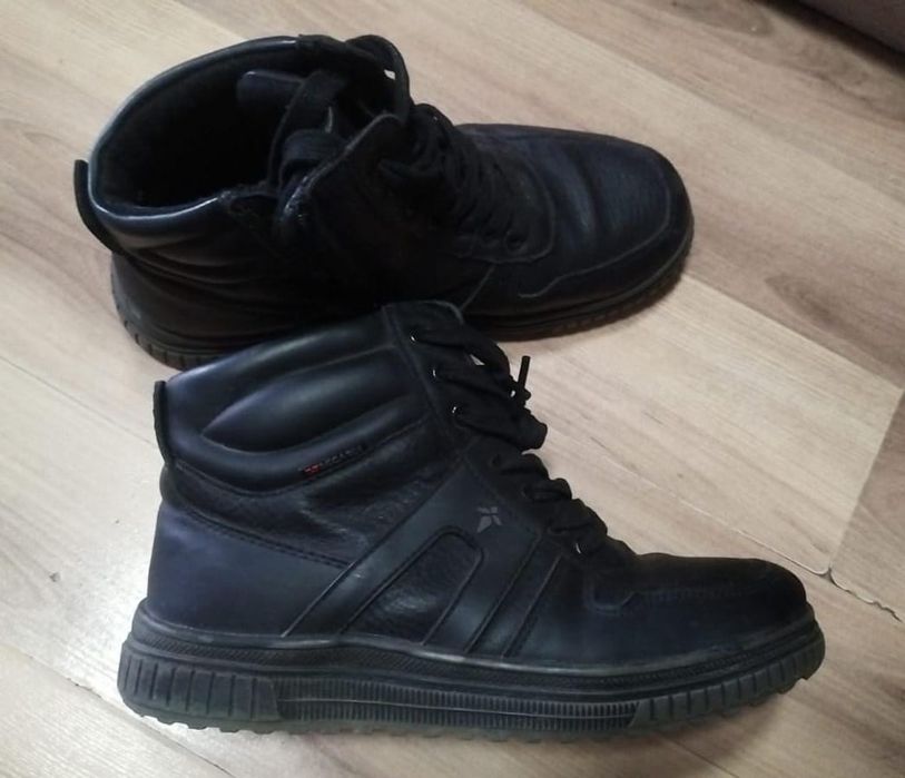 Продам весенние ботинки для мальчика 37 размер