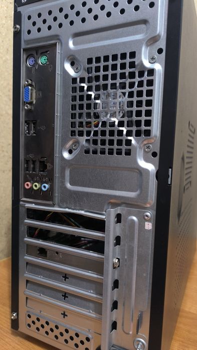 Компьютер системный блок.
