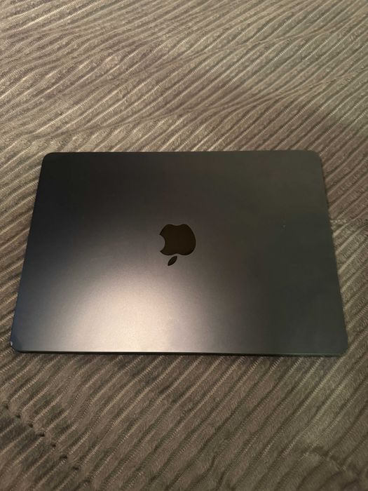 Macbook Air M2 / 8GB ОЗУ / 512 GB SSD / Midnight