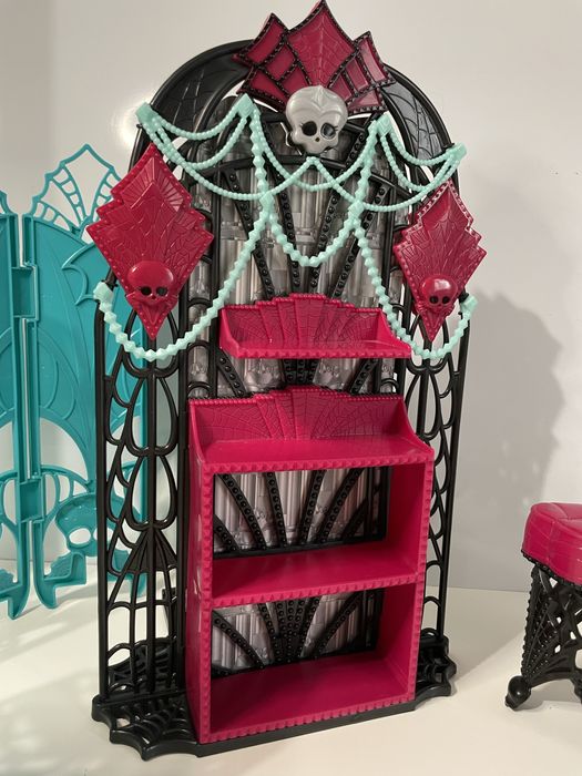 Monster high (монстер хай) мебель