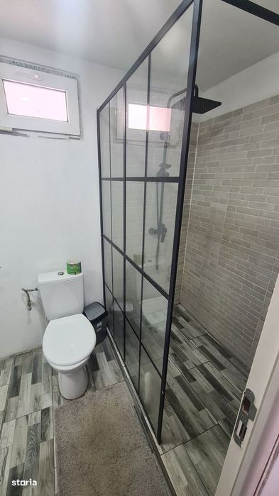 Casă cu deschidere la lac vânzare în comuna Merișani, județ Argeș.