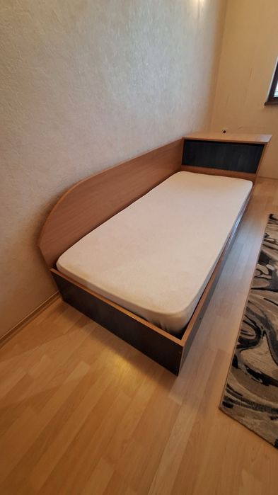 Единично легло с матрак,подматрачна рамка и ракла