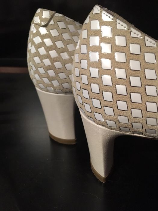 Pantofi model deosebit