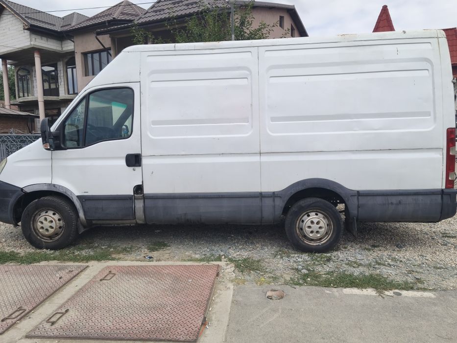 Vând Iveco daily