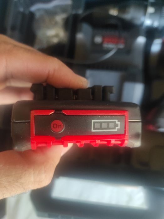 Акумулаторен безчетков винтоверт Bosch 18v-28