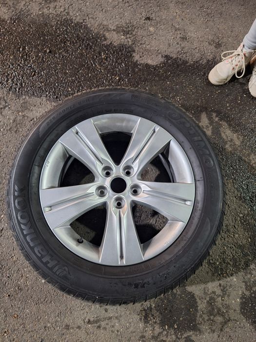 Roți originale complete R17 SUV (Hyundai / Kia) . Cauciucuri de iarna.