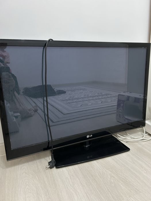 Телевизор Lg 98см