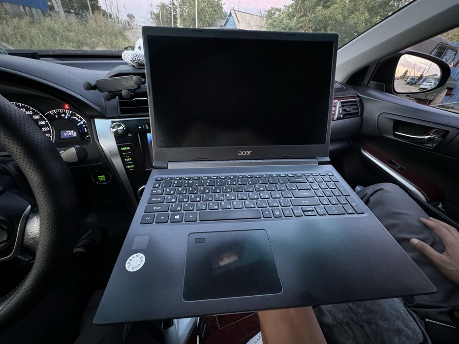Мощный ноутбук Acer Aspire 7 | Идеален для студента и работы