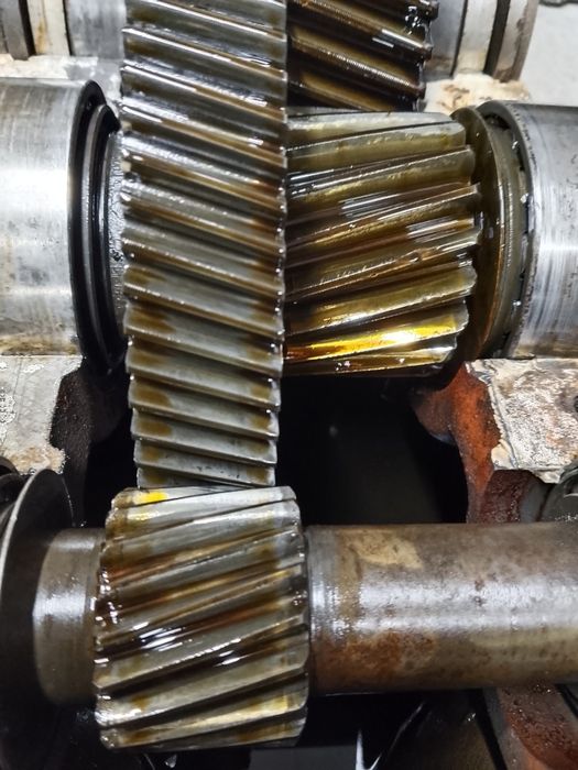 Продам редуктор 1ц2у -200--17