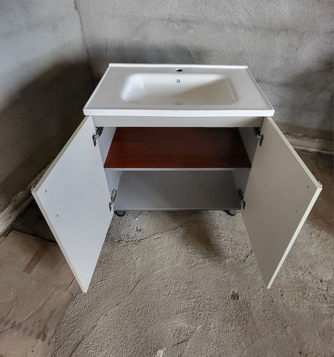 Раковина с тумбой