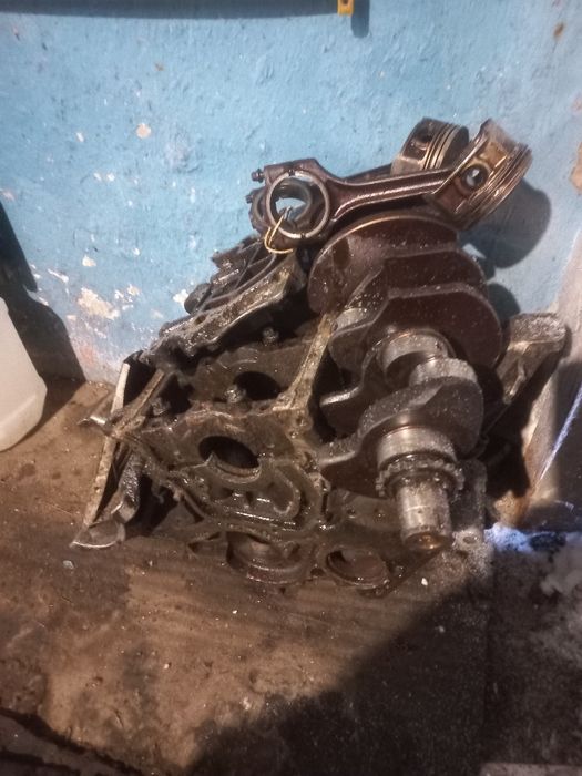 Продам блок 2.4л ауди 30кл