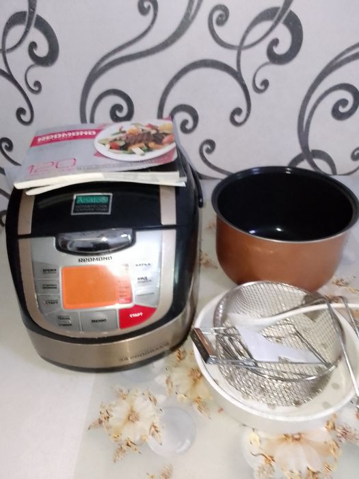 Мультиварка  Redmond   Блюда для всей семьи