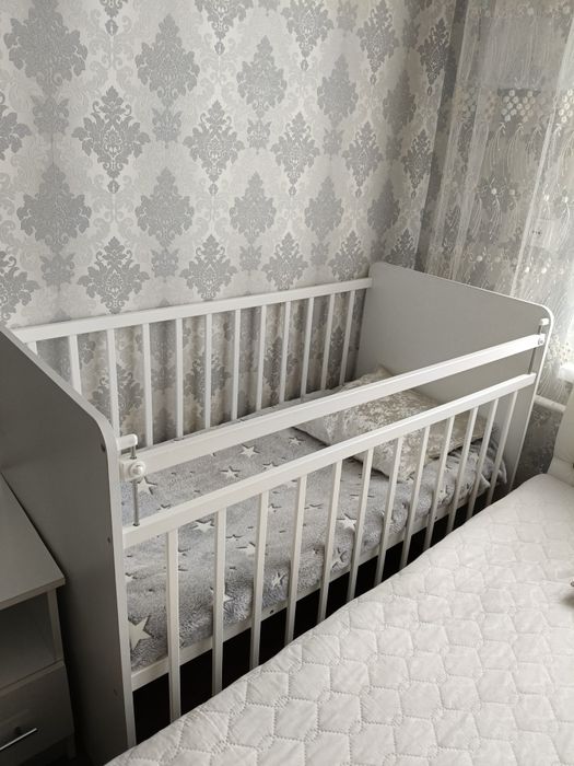 Детская кроватка, манеж