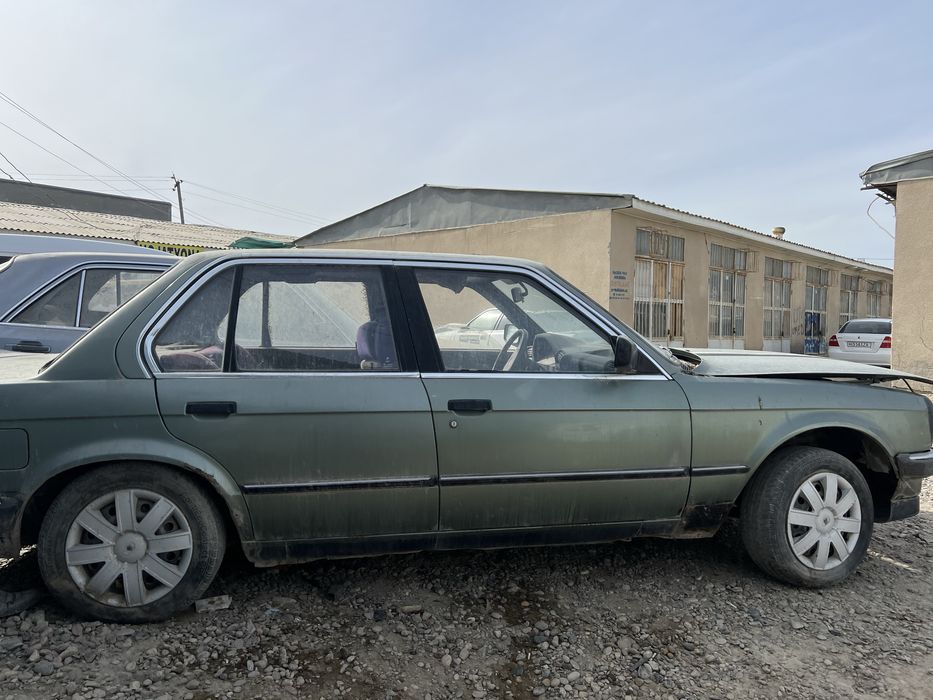 Коробка  механик передач E30 от BMW 1985 г.