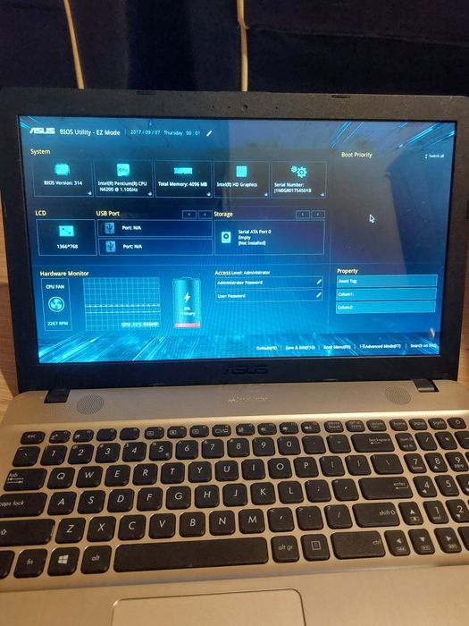 Vând laptop vechi Asus