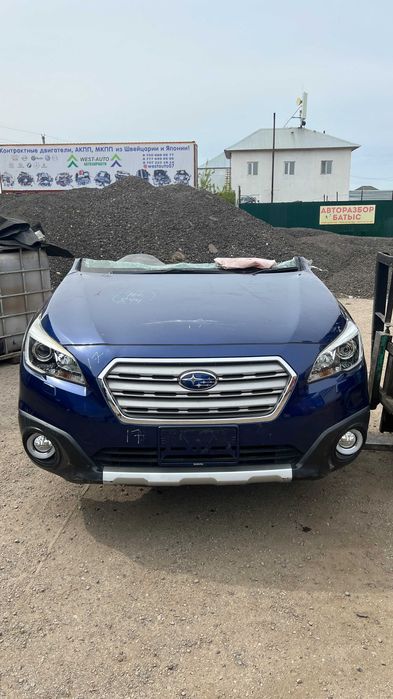 Передняя часть Субару Аутбек 2015