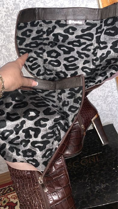 Продам кожаные осенние сапоги.