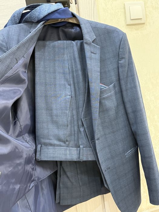 Мужской костюм тройка