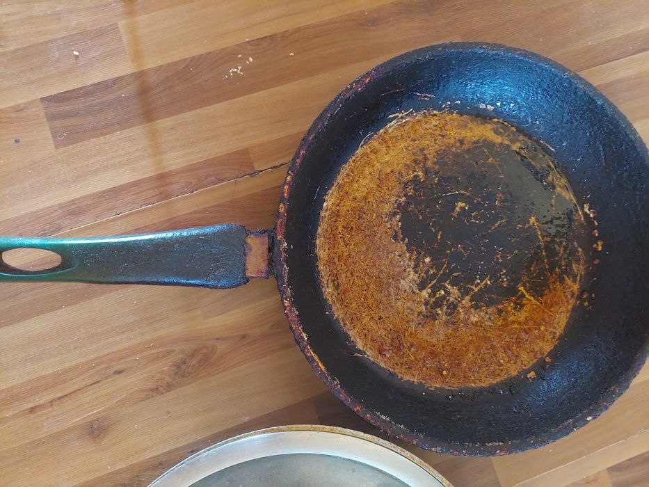 Сковорода сотилади нархи 100.000