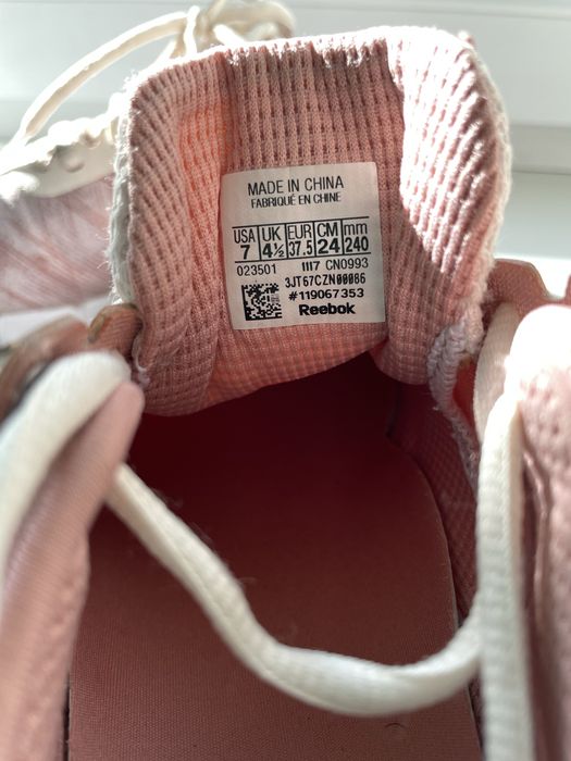 Продам кроссовки Reebok