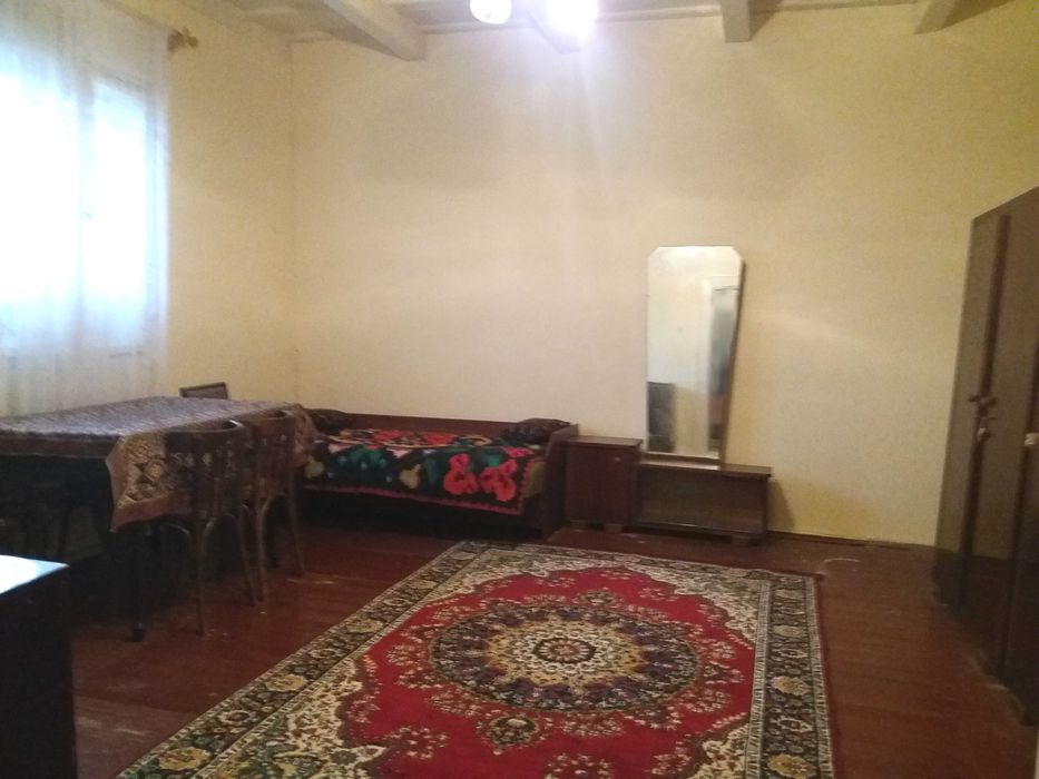 Casă Cermei central Front stradal 50 m, teren 2880 mp, dependințe