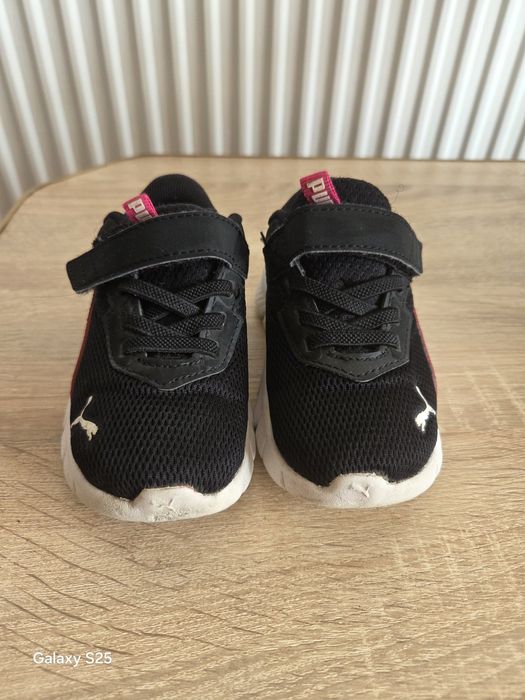 Vand adidași fetite !!